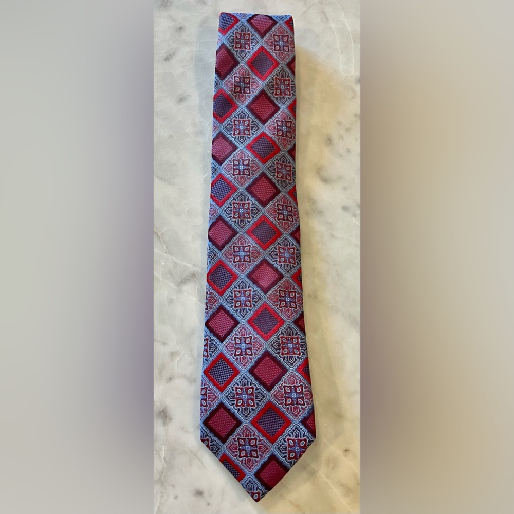 Ermenegildo Zegna blue & red 100% jacquard style tie. Excellent condition